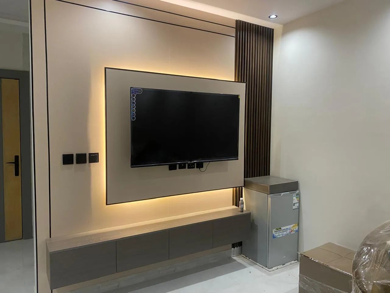 ديكورات الشاشات والمرايا حي النسيم بجدة 