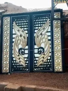 معلم ورق جدران وتركيب وابواب كرديوم في جدة 