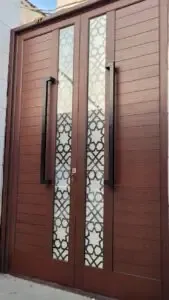 معلم ورق جدران وتركيب وابواب كرديوم في جدة 