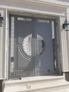 معلم ورق جدران وتركيب وابواب كرديوم في جدة 