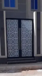 معلم ورق جدران وتركيب وابواب كرديوم في جدة 