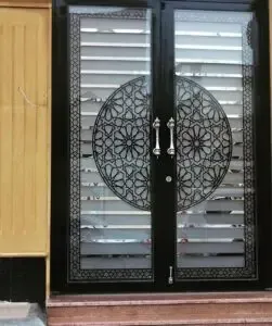 معلم ورق جدران وتركيب وابواب كرديوم في جدة 