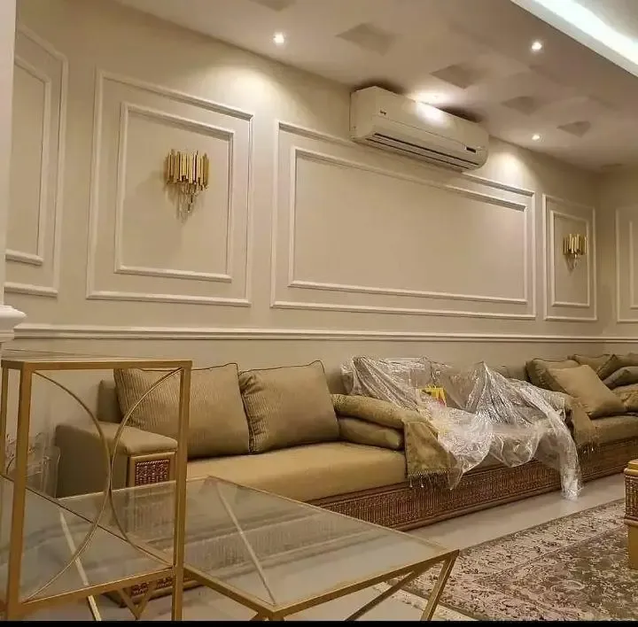 معلم تركيب ورق حائط بخبرة أكثر من 10 سنوات بجدة