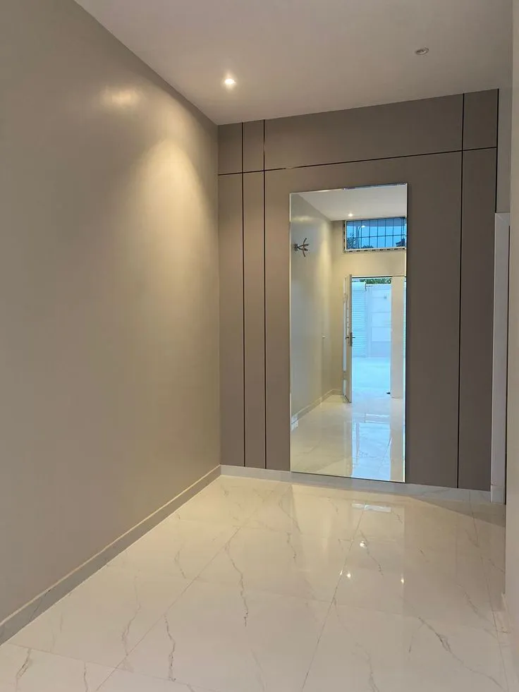 معلم دهانات وديكورات فوم وبديل الشيبورد ودواليب وترميم بجدة 