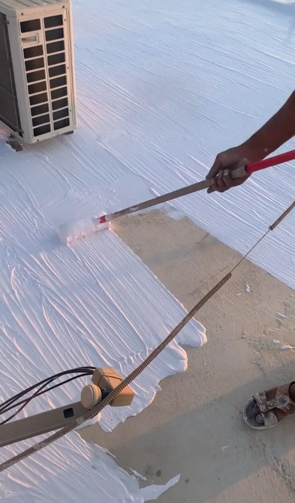 افضل معلم دهانات وعوازال بجدة حي المرجان لاسطح المنازل